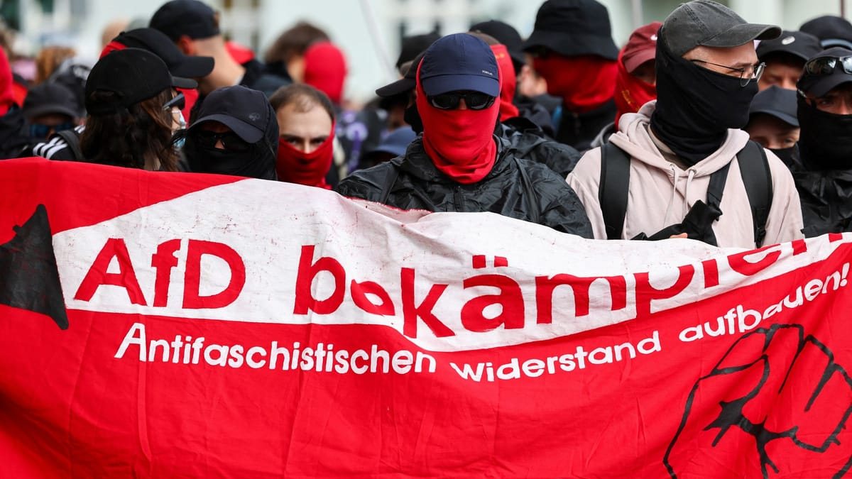 З’їзд AfD в Ерфурті розпочався попри спроби блокування