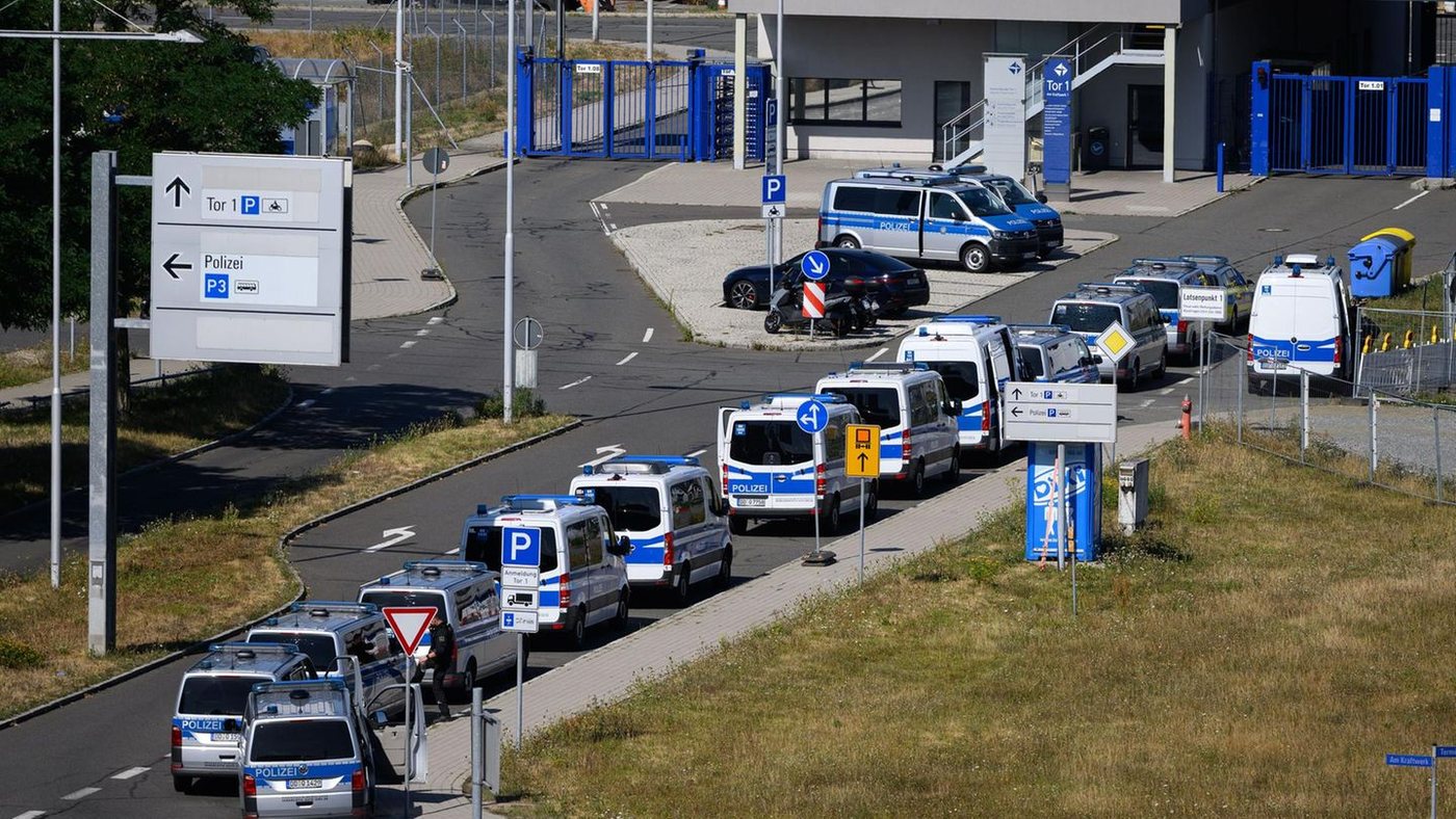 Flughafen Leipzig: Sprengstoff-Drohne offenbar neben Maschine mit Munition platziert