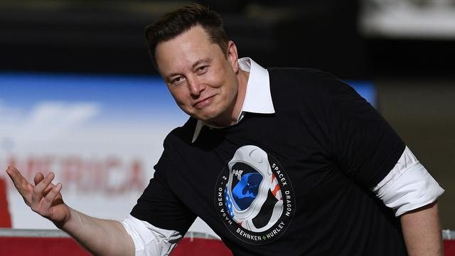 Акції SpaceX впали нижче ціни розміщення після рекордного IPO