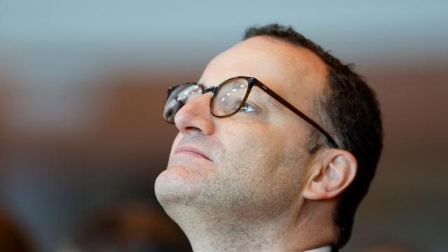 CDU-політик вимагає відставки Шпана через сурогатне материнство